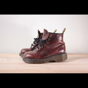 VINTAGE DOC MARTENS GOOD CONDITION MADE IN ENGLAND